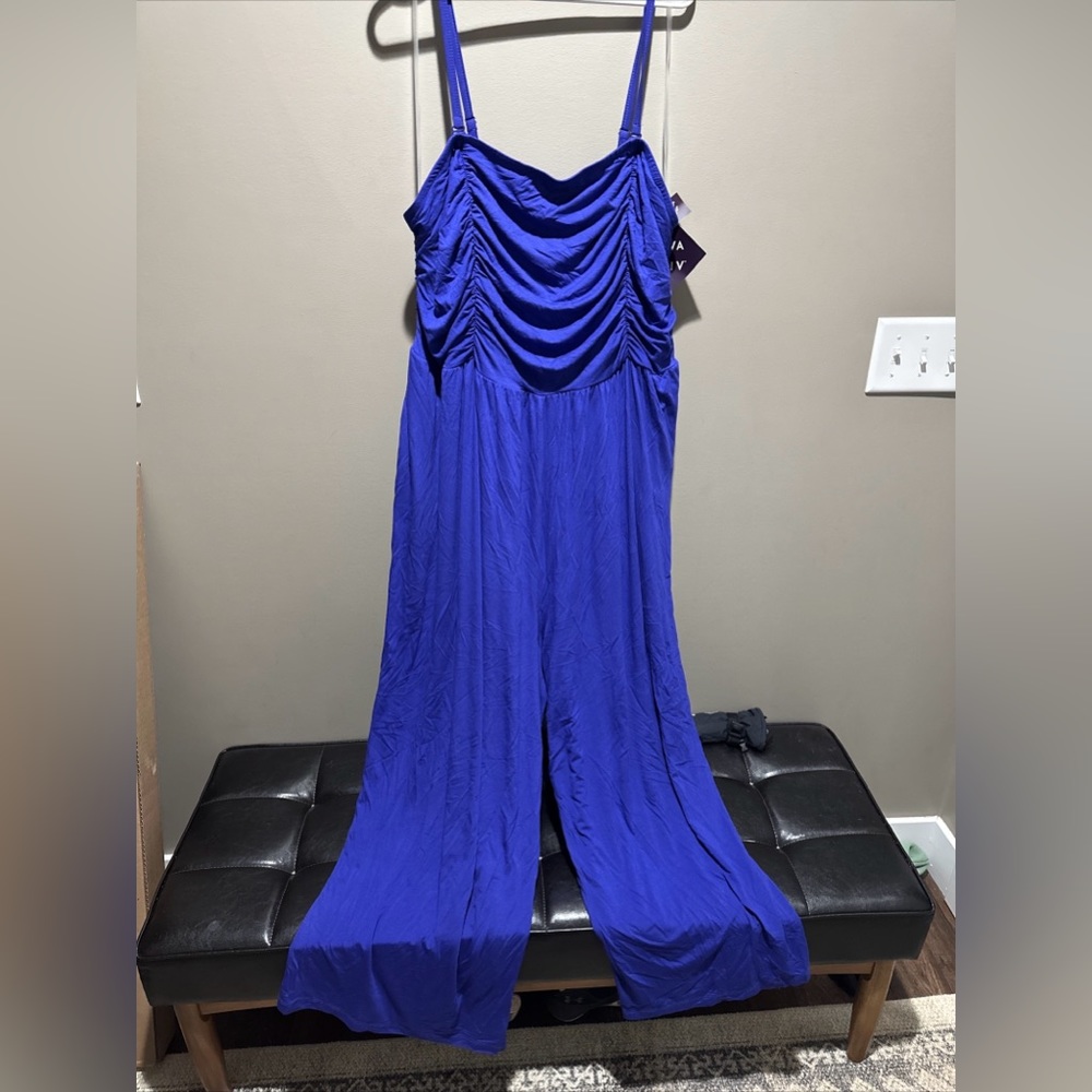 Ava &Viv NWT romper with adjustable spaghetti straps. Size 3X